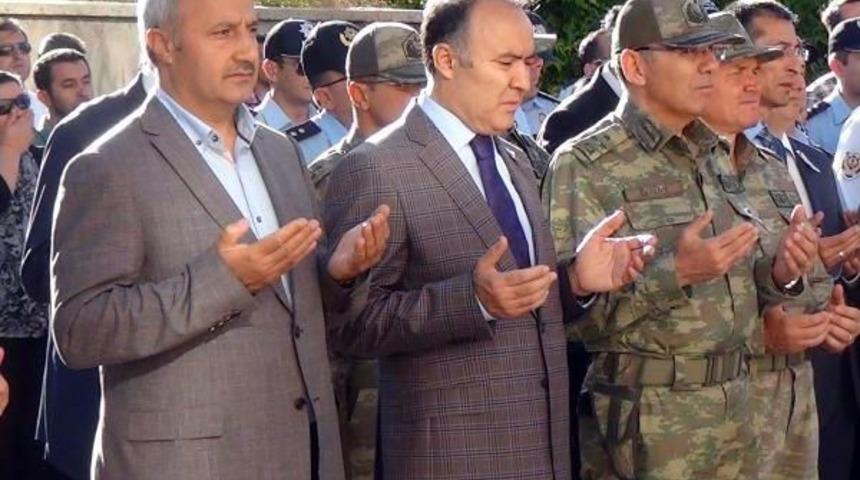 Pkk'lılar, 'ş&uuml;pheli Var' Ihbarıyla &Ccedil;ağrılan Polisi Şehit Etti (3)