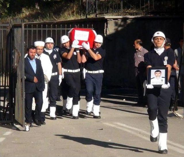 Pkk'lılar, 'şüpheli Var' Ihbarıyla Çağrılan Polisi Şehit Etti (3)