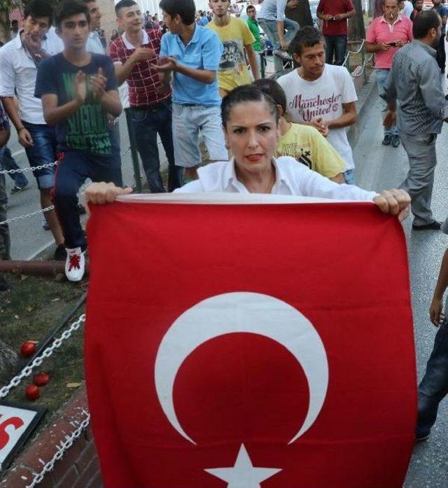 Samsun'da Gergin Yürüyüş