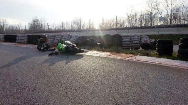 Milli Motosikletçi Toprak, Antreman Yaparken Yaralandı