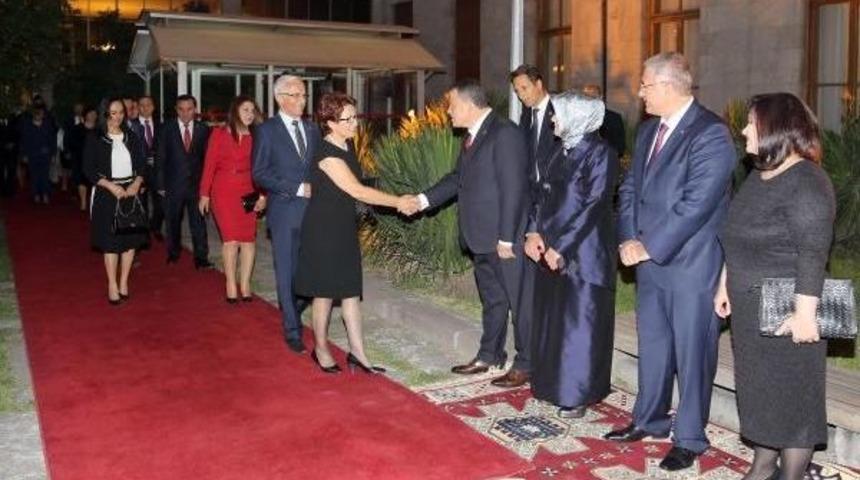 Bakan İpek: Hi&ccedil;bir Meslek Mensubunun Su&ccedil; Işleme &Ouml;zg&uuml;rl&uuml;ğ&uuml; Yoktur