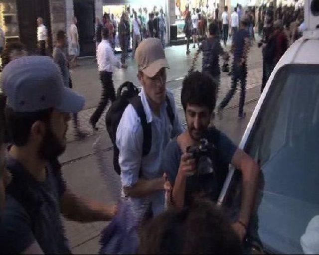 - Taksim'de Göstericilere Müdahale: Çok Sayıda Gözaltı Var