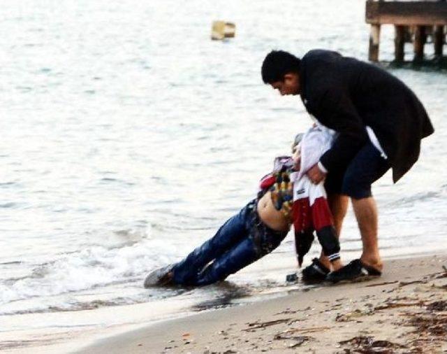 Suriyeli Kaçak Göçmenleri Taşıyan Bot Battı: 7 Ölü, 5 Kayıp - Fotoğraflar