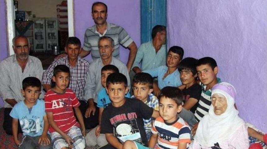 Torununun Torununu G&ouml;ren 112 Yaşındaki Zeynep Beyaz İpek&rsquo;in Tek Hayali Barış