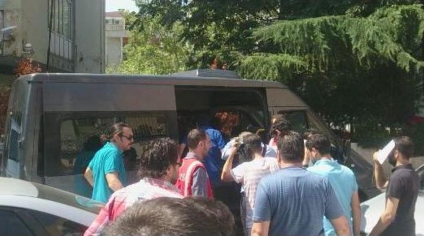 Yetkililer Uyardı: Adınıza Sizden Habersiz Kayıtlı Telefon Hattı Var Mı, Takip Edin