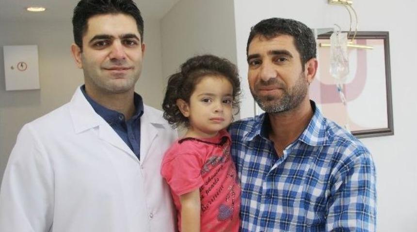2 Yaşındaki Ecrin&rsquo;e Laparoskopik Ameliyat