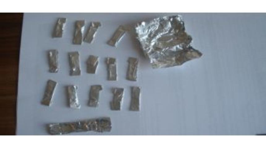 Bekar Evine Uyuşturucu Baskını: 10 G&ouml;zaltı