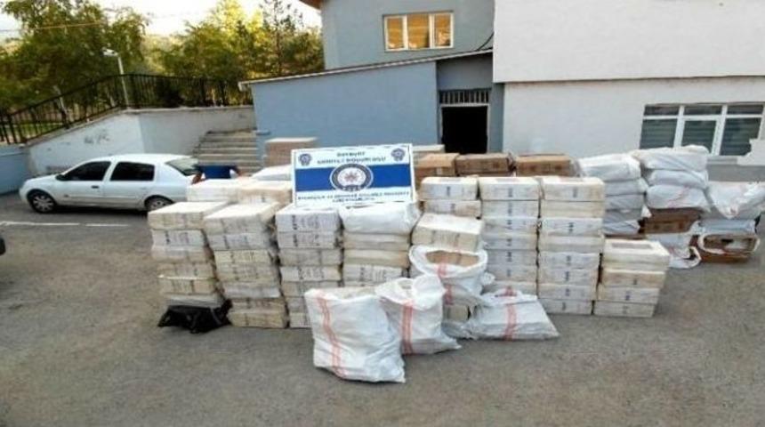 Tır İ&ccedil;erisinde 120 Bin Paket Ka&ccedil;ak Sigara Yakalandı