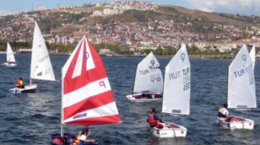 Ford Otosan Kupası Yelken Yarışları Başlıyor