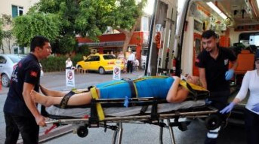 Otomobilin &Ccedil;arptığı İsve&ccedil;li Kadın Yaralandı