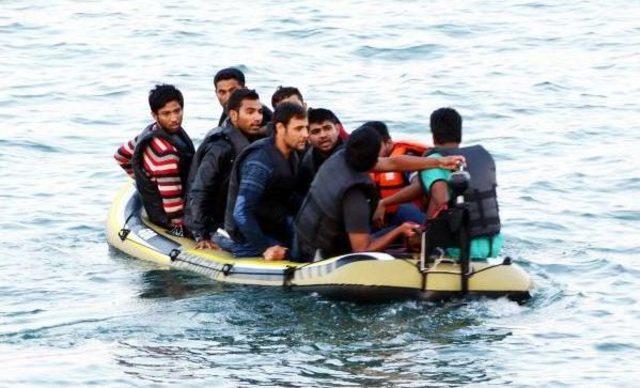 Umut Yolculuğu &Ccedil;ifte Facia; 12 &Ouml;l&uuml;, 2 Kayıp Var, 9 Kişi De Kurtuldu (3) - Yeniden 1