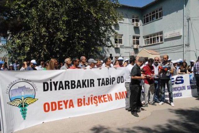 Diyarbakır'da Sağlık Çalışanlarından Sessiz Yürüyüş