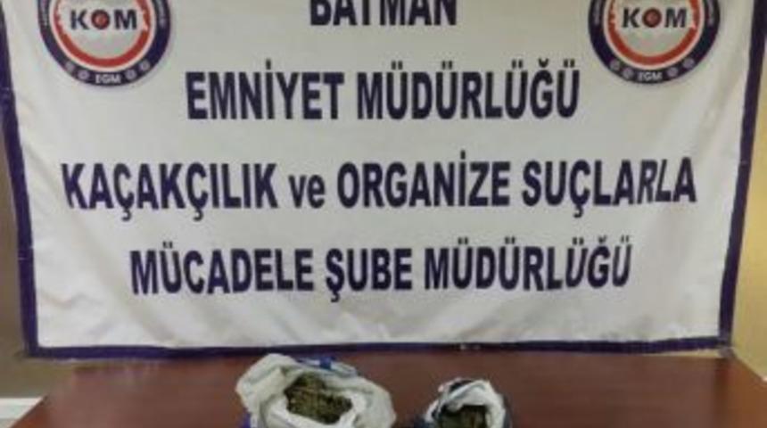 İnternet Kafede 1 Kilo 633 Gram Esrar Ele Ge&ccedil;irildi