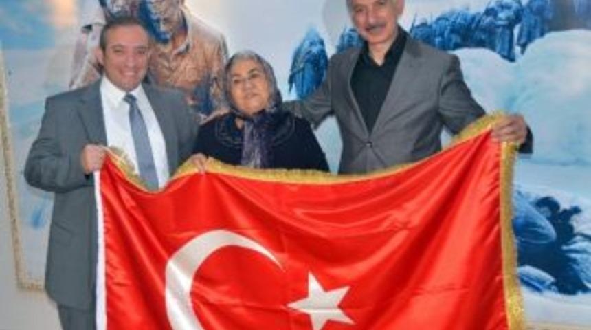 Bayrak Ana Şadiye Bing&ouml;l Sarıkamış&rsquo;ta