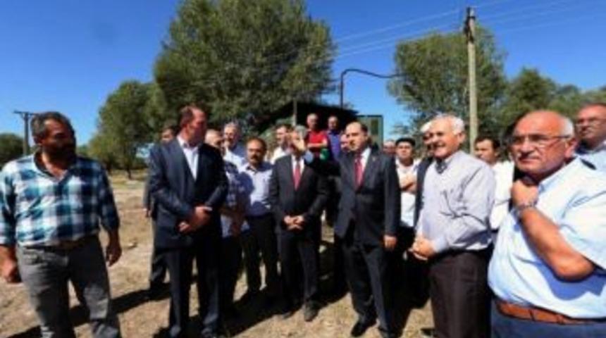 Vali &Ccedil;omaktekin&rsquo;den Ko&ccedil;k&ouml;y&rsquo;deki Sulama Tesisi İnşaatında İnceleme