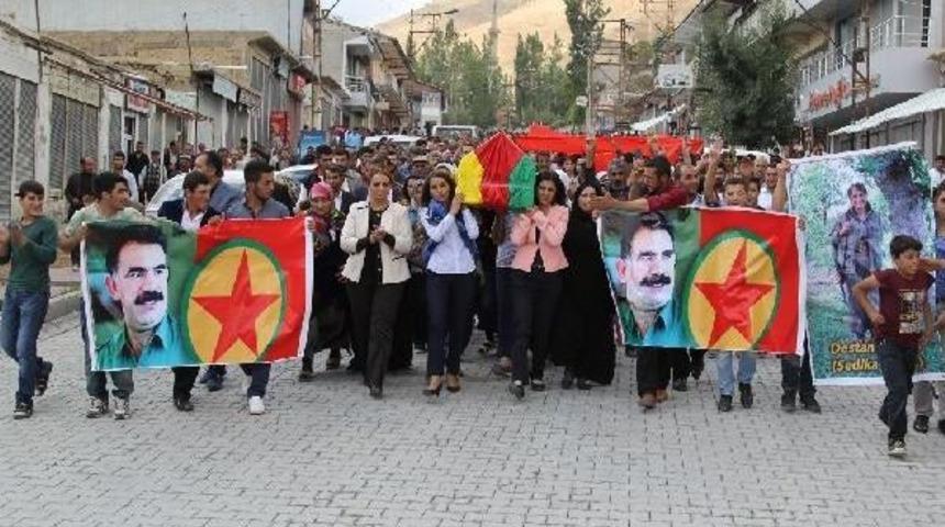Tunceli'de &Ouml;len Pkk'lı Kadın Ter&ouml;rist Başkale'de Toprağa Verildi