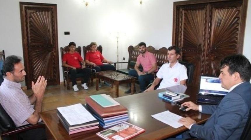 Milli Sporculardan Kaymakam Yıldız&rsquo;a Ziyaret