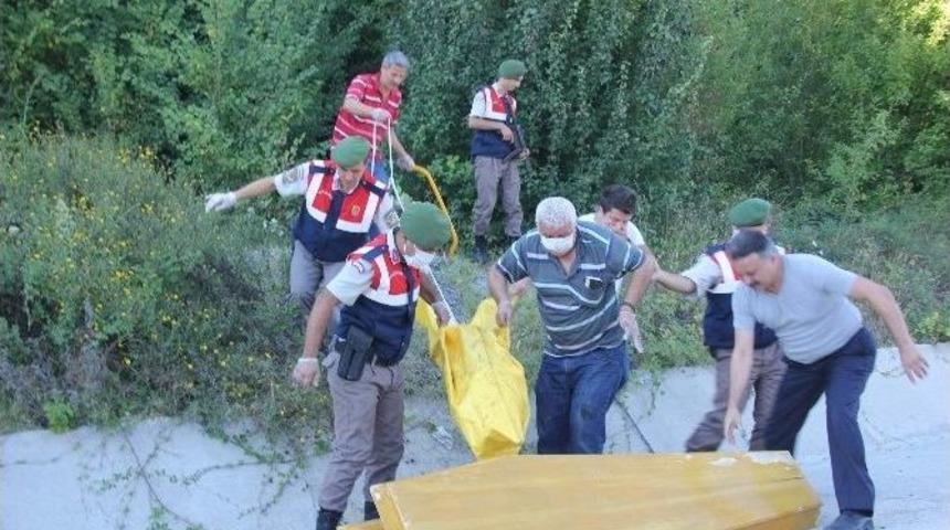 Bartın&rsquo;da Ormanlık Alanda Erkek Cesedi Bulundu