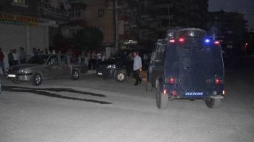 Camide Karşılaştığı Husumetlisini Silahlıa Vurdu