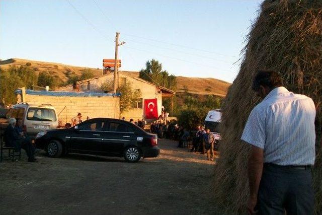 Erzurumlu Şehidin Baba Ocağına Ateş Düştü