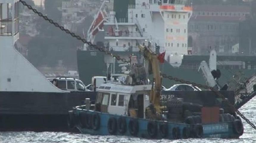 Hali&ccedil; A&ccedil;ıklarında Mahsur Kalan Araba Vapuru Kurtarılmaya &Ccedil;alışılıyor