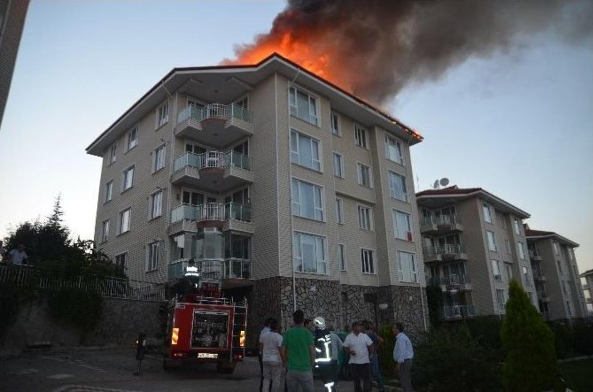 K&uuml;tahya&rsquo;daki &Ccedil;atı Yangını: 1 Yaralı
