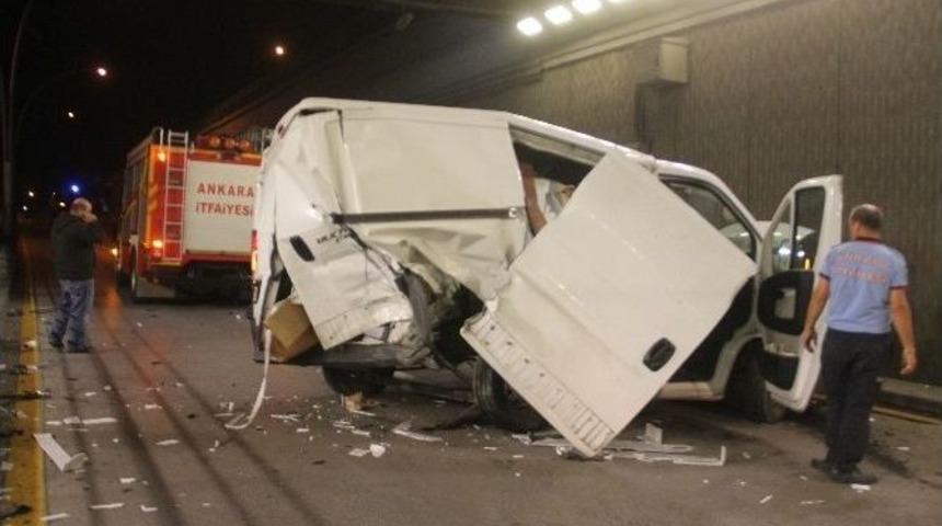 Başkent&rsquo;te Trafik Kazası: 2 Yaralı