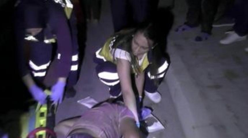 Ereğli&rsquo;de Minib&uuml;sle Motosiklet &Ccedil;arpıştı: 1 Yaralı