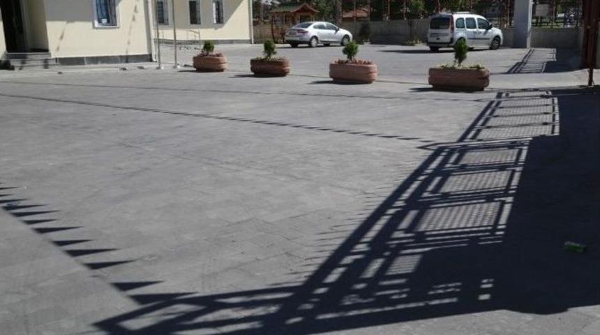 Hayırsever Melikgazi Belediyesinden Sağlık Merkezi İ&ccedil;in Hem Arsa Tahsisi Hem &Ccedil;evre D&uuml;zenlemesi