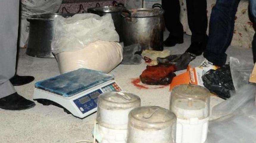 Teras Kattaki Uyuşturucu Imalathanesine Baskın