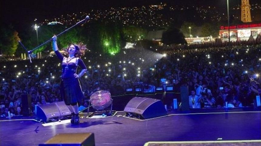 Şebnem Ferah İzmir&rsquo;de Sevenleriyle Buluştu