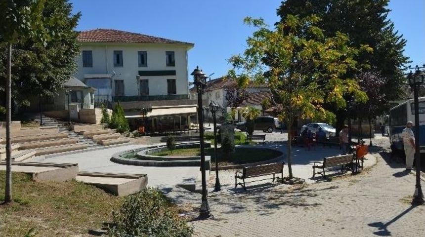 Tarihi Meydan Yeni &Ccedil;ehresine Kavuşuyor