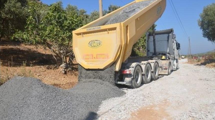 Kuşadası&rsquo;nda Asfalt &Ccedil;alışmaları