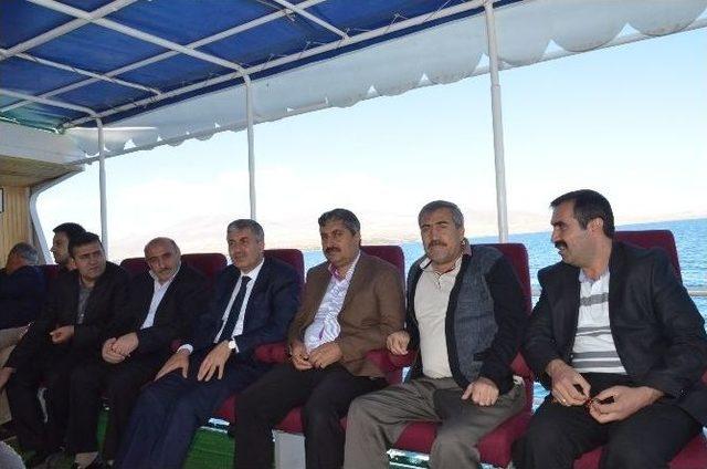 Van G&ouml;l&uuml;&rsquo;nde Belediye Meclis Toplantısı 2