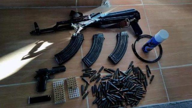 Diyarbakır'da: 400 Kilo Esrar Ve Silahlar Ele Geçirildi