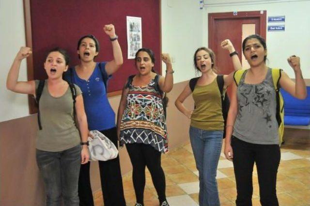 Mersin'de Kadınlar, Aile Ve Sosyal Politikalar İl Müdürlüğü'nü Işgal Etti