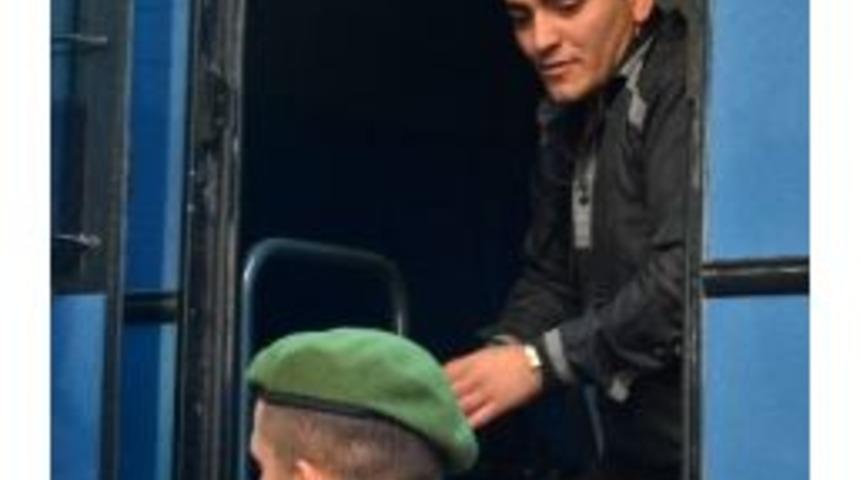 Karakolda Şikayet Etti, Mahkemede Korudu