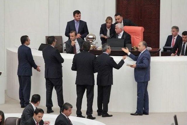 Genel Kurul&rsquo;da Bağımsız Bakan Anlaşmazlığı 1