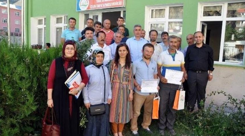 G&uuml;m&uuml;şhane&rsquo;de Ek&uuml;y Projesine Katılan &Ccedil;ift&ccedil;ilere Sertifika Verildi