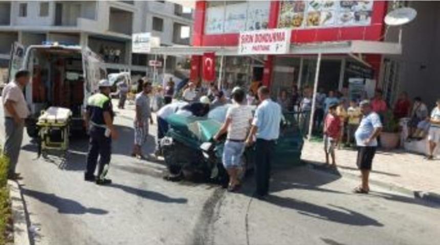Manavgat&rsquo;ta Trafik Kazası: 2 Yaralı