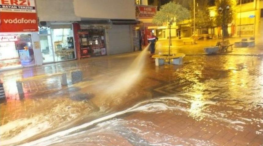 &Ccedil;aycuma Sokakları Sabunla Temizleniyor