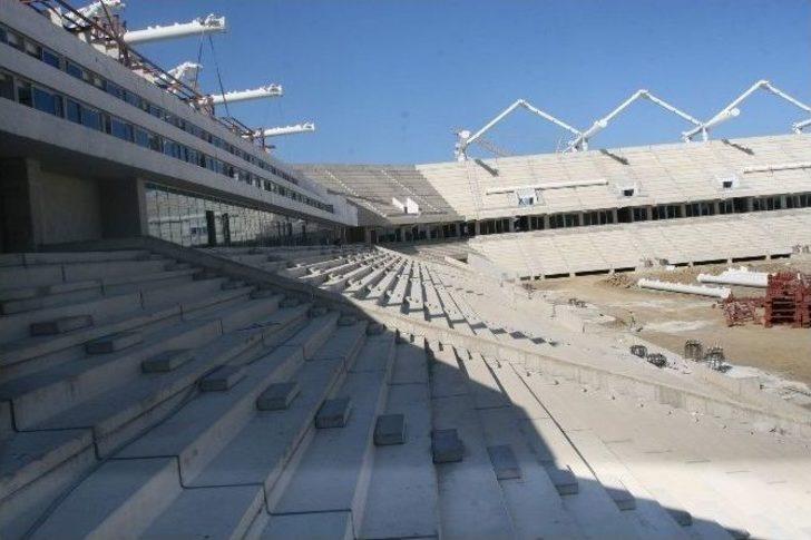 Toki Başkanı Turan, Akyazı Spor Kompleksinde İncelemelerde Bulundu G3