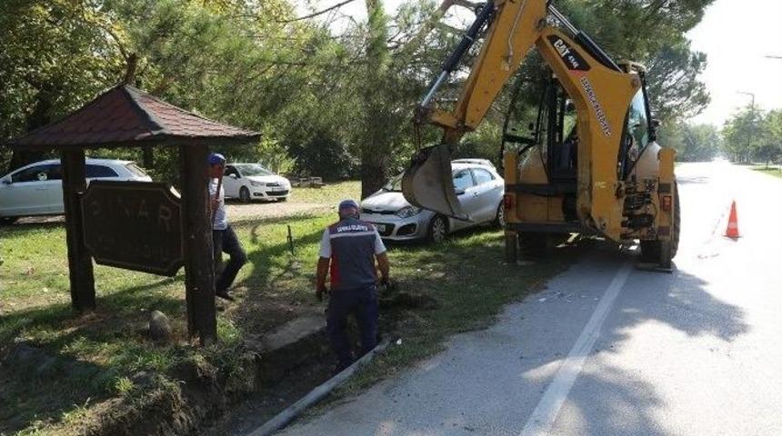 Kırkpınar’da Yağmur Suyu Kanalları Ve Izgaralar Temizleniyor