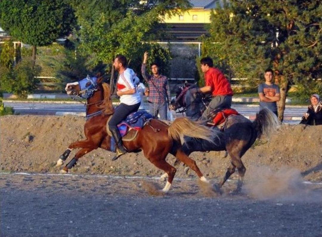Sivas&rsquo;ta Atlı Cirit G&ouml;sterisi Nefes Kesti