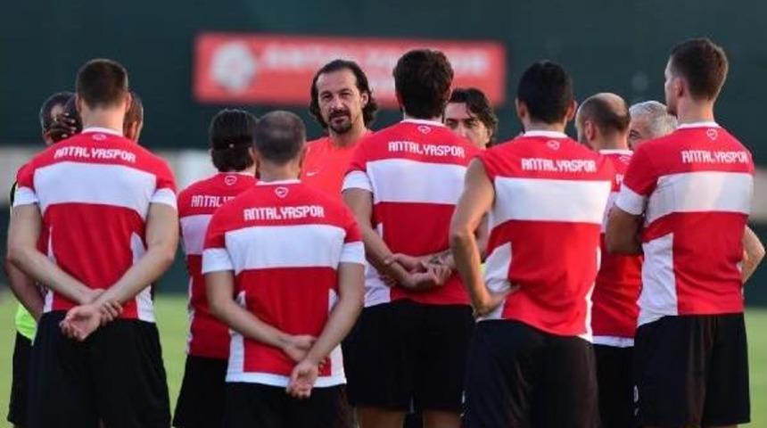 Antalyaspor&rsquo;A Taraftardan Baklava Morali