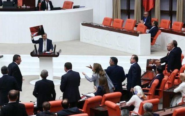 Olağan&uuml;st&uuml; Toplanan Tbmm de Gergin Anlar 1