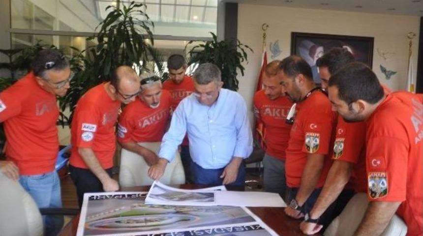 Akut Kuşadası Şubesi&rsquo;nden Başkan Kayalı&rsquo;ya Ziyaret