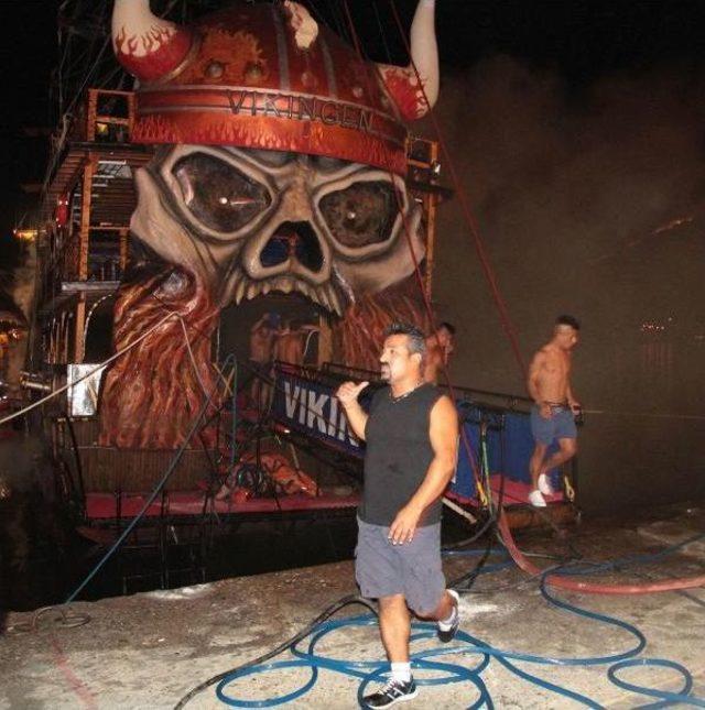 Alanya da Tur Teknesi Yandı 1