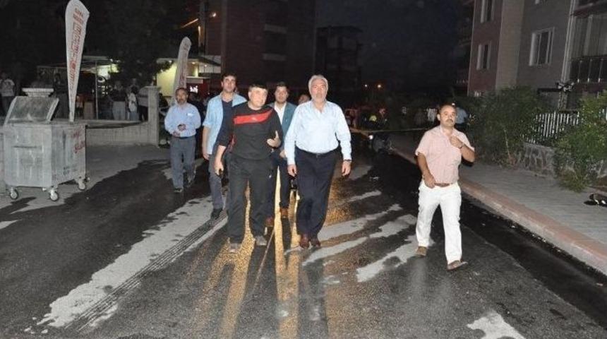 Başkan Kamil Sara&ccedil;oğlu, &Ccedil;atı Yangınının &Ccedil;ıktığı Mahallede İncelemelerde Bulundu