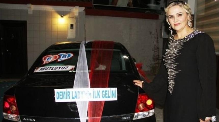 Van&rsquo;ın Tek Kadın Muhtarı Tanrıtanır&rsquo;ın Mutlu G&uuml;n&uuml;